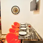 Royal Mansion In Unirii Square *