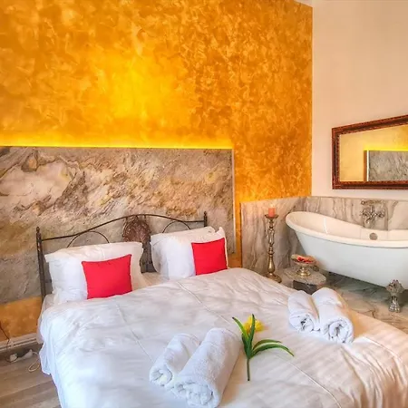 Royal Mansion In Unirii Square Cluj-Napoca