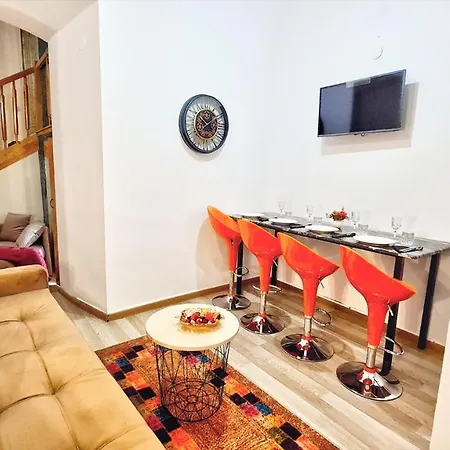 Royal Mansion In Unirii Square