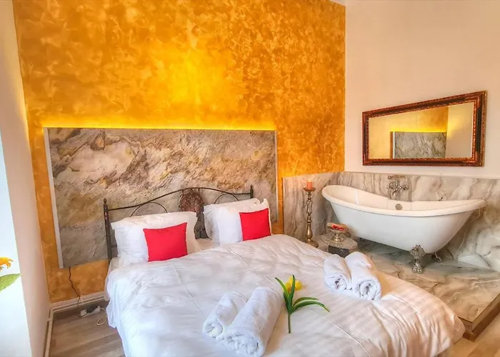 Royal Mansion In Unirii Square Cluj-Napoca