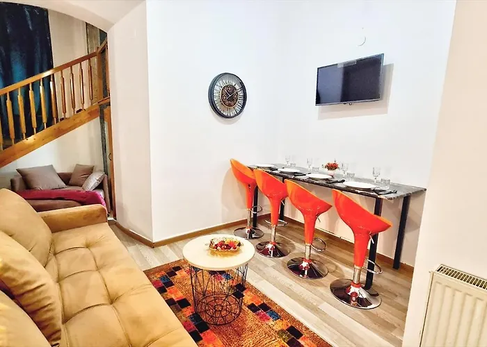 Royal Mansion In Unirii Square